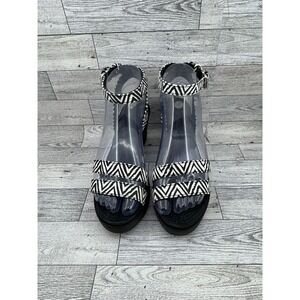 Crocs A-Leigh Wedge Sandals Women Sz 6 Black White Geometric Chevron 15313